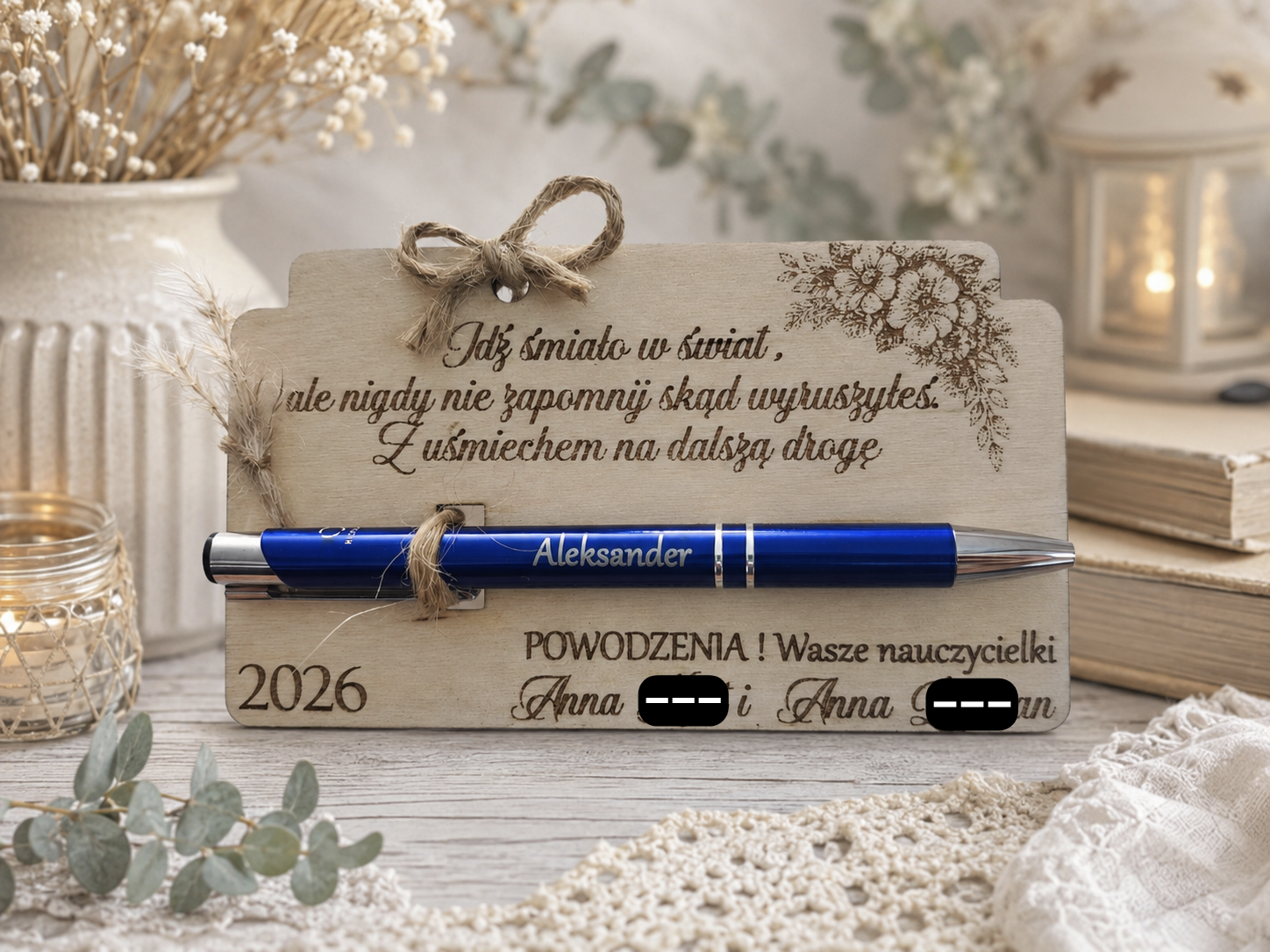 Tabliczka personalizowana z grawerem i długopisem - obrazek 2
